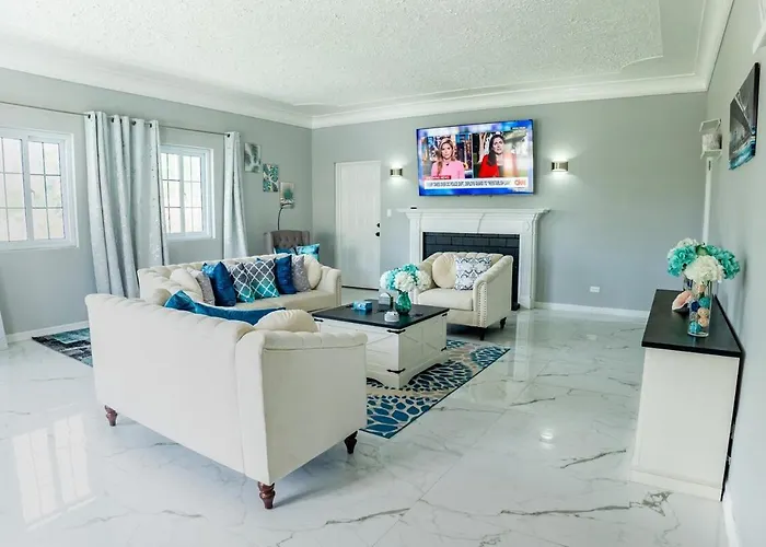 Villa By The Beach - Sleeps 6 Plus